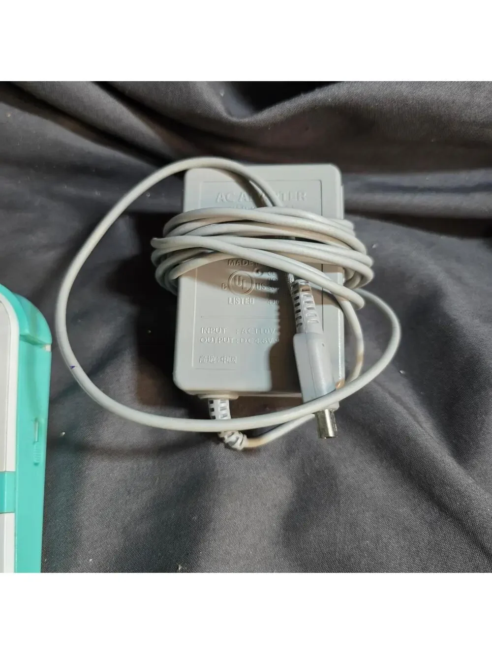 Nintendo 2DS Sea Green Handheld Console FTR-001 Charger Stylus Pokémon Sd Card